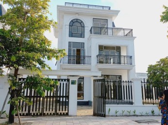 BÁN BIỆT THỰ SONG LẬP 300M2 GIÁ 13,6 TỶ CÁCH CIPUTRA 15 PHÚT DI CHUYỂN XE Ô TÔ