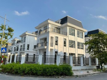 BÁN BIỆT THỰ SONG LẬP 300M2 GIÁ 13,6 TỶ CÁCH CIPUTRA 15 PHÚT DI CHUYỂN XE Ô TÔ