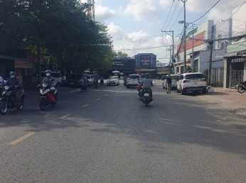 Chính chủ bán nhà ngay sát chợ Bình Chánh, TP.HCM Vị trí đắc địa chỉ 800 triệu