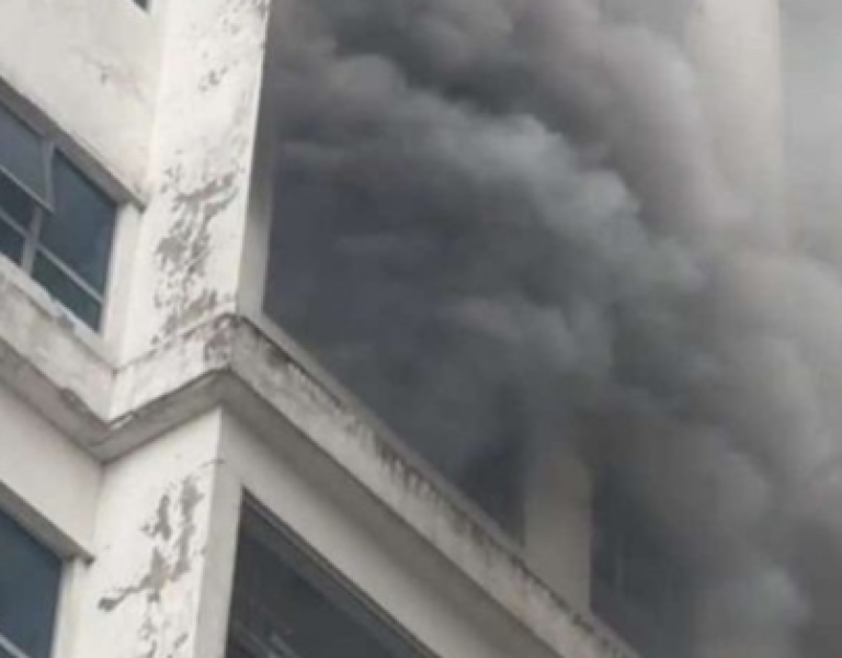 Hà Nội: Cháy căn hộ chung cư HH2A Linh Đàm