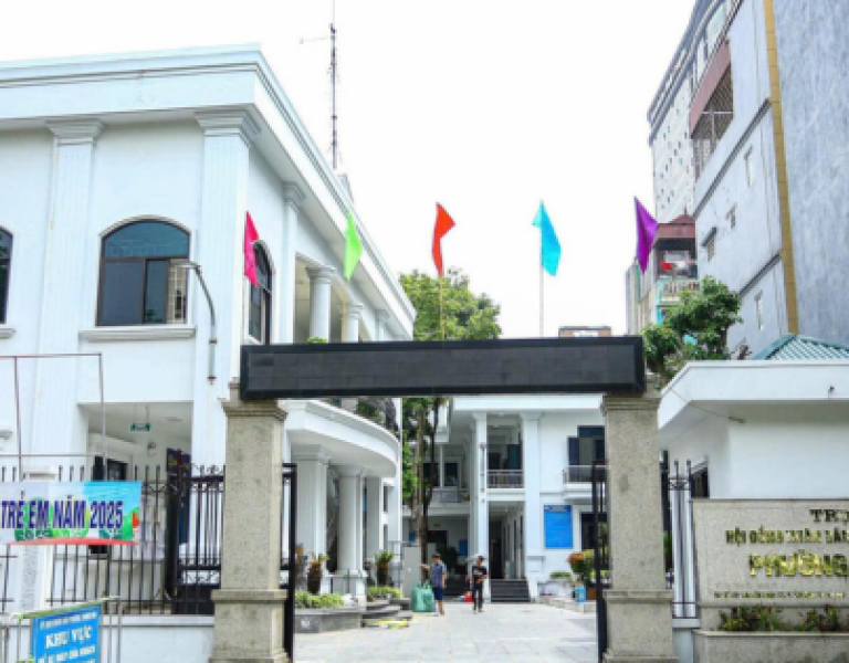 Cận cảnh trụ sở các phường mới của Hà Nội sau sắp xếp