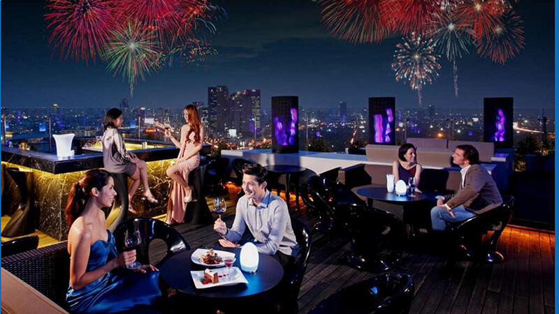 Skybar trên tầng mái